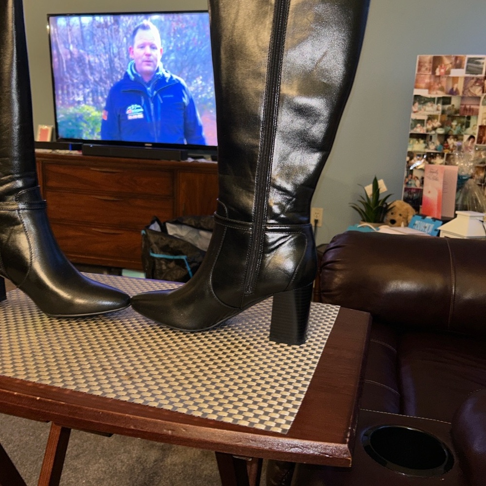 Bandolino Black Knee-High Leather Boots Size 7M- BRAND NEW WITH BOX INCLUDED - Picture 6 of 12